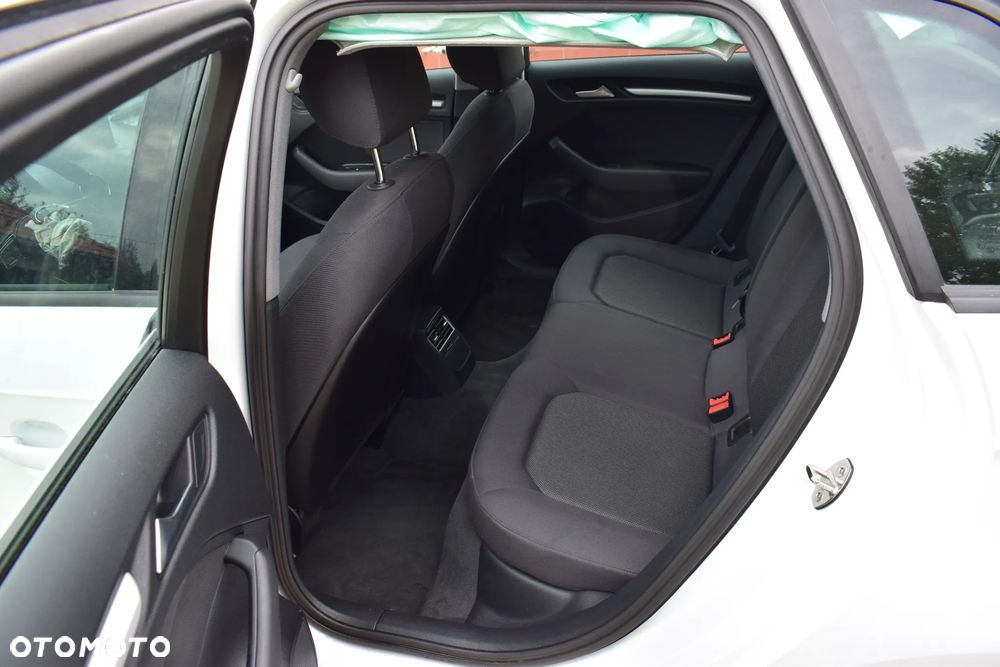 Audi A3 Sportback 35 TFSI S tronic - 11