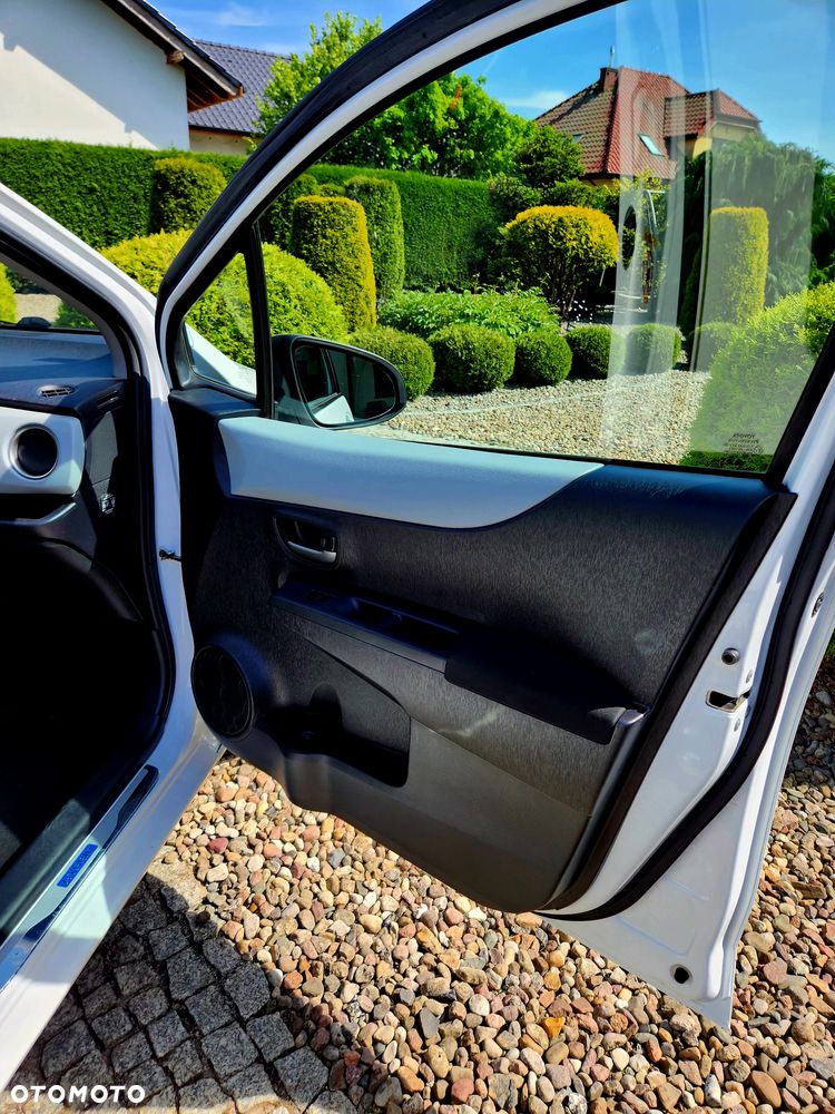 Toyota Yaris Hybrid 100 Premium - 14