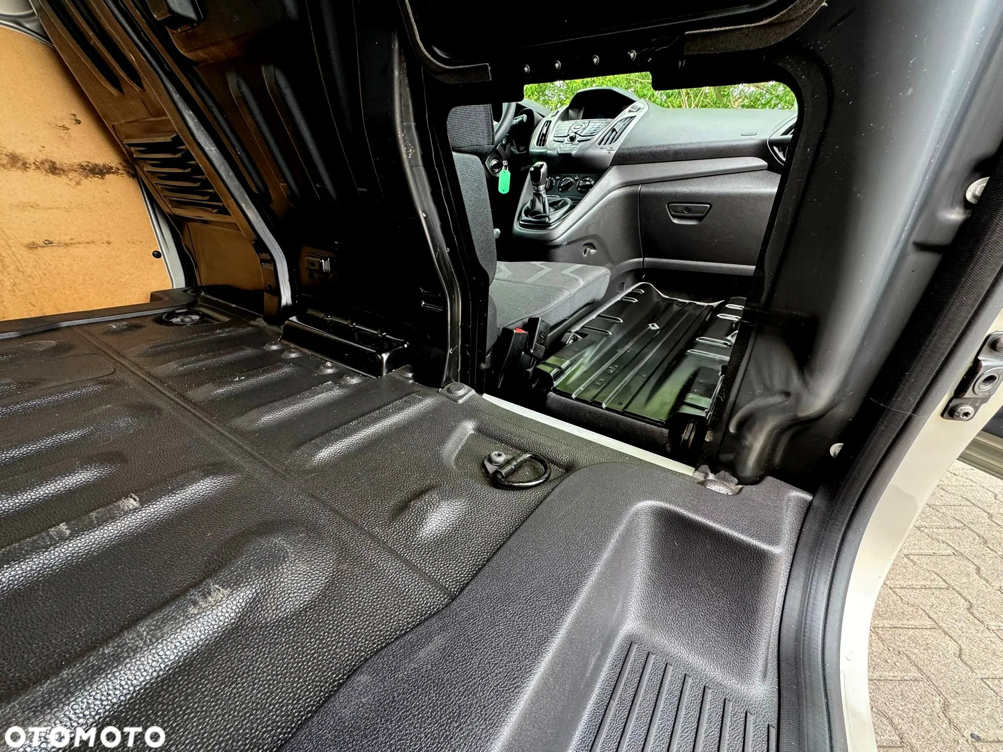 Ford Transit Connect - 23