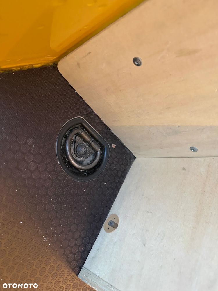 Mercedes-Benz Sprinter - 33