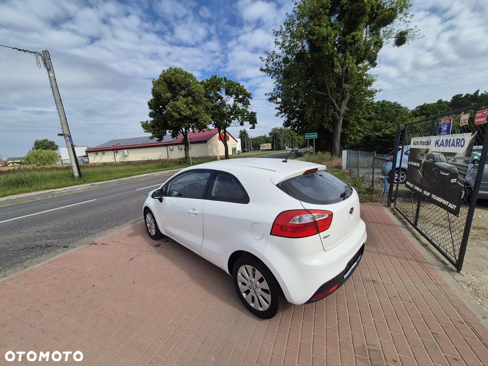 Kia Rio - 6