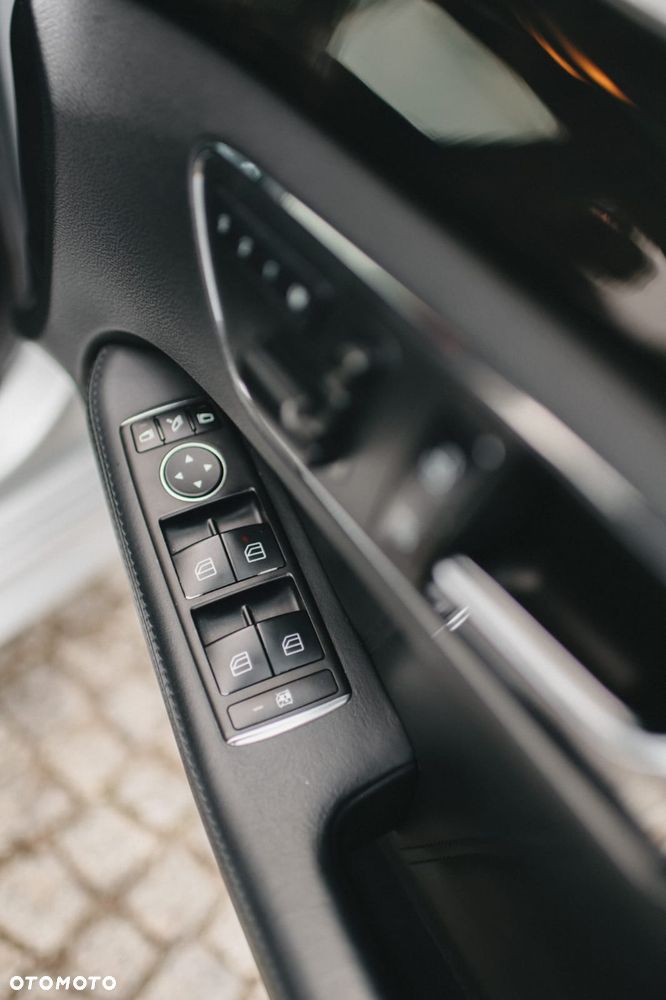 Mercedes-Benz Klasa E 63 AMG AMG Speedshift 7G-MCT - 9