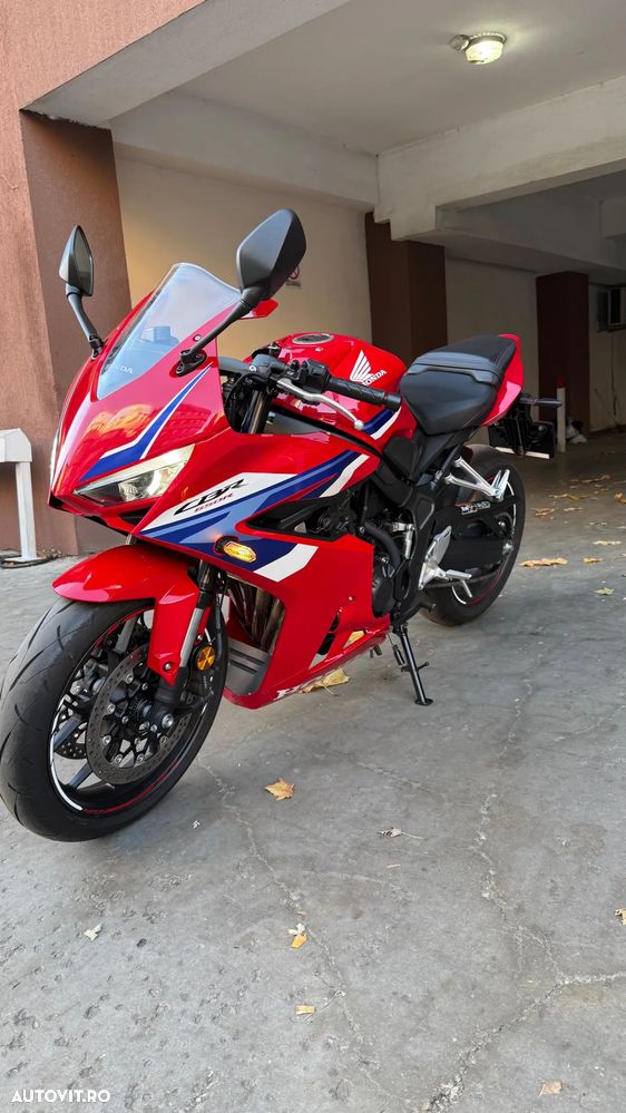Honda CBR 650R - 1