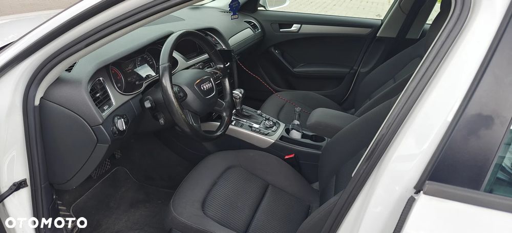Audi A4 Limousine - 8