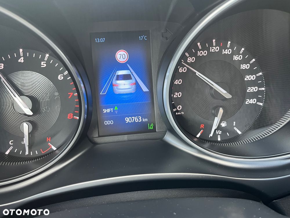 Toyota Avensis 1.8 Premium - 21