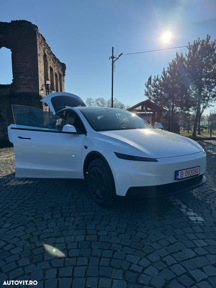 Tesla Model Y RWD - 9