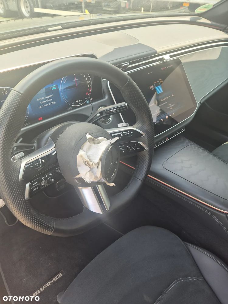 Mercedes-Benz Klasa E 300 9G-TRONIC AMG Line - 17