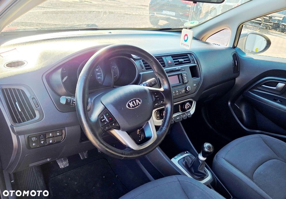 Kia Rio - 5