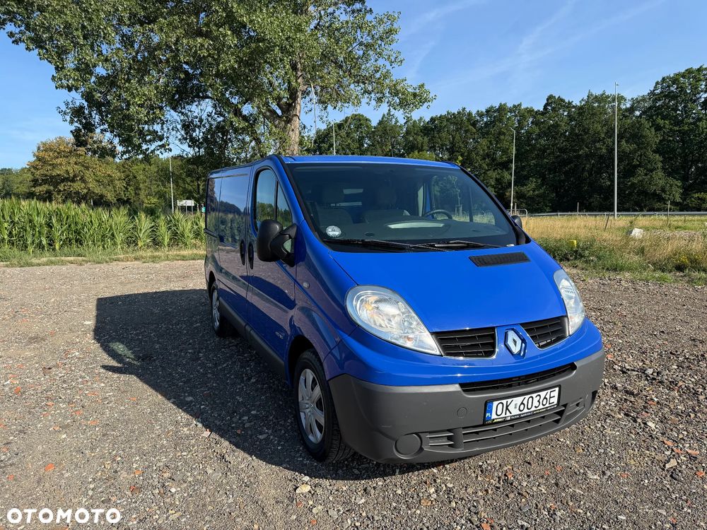 Renault TRAFIC - 2