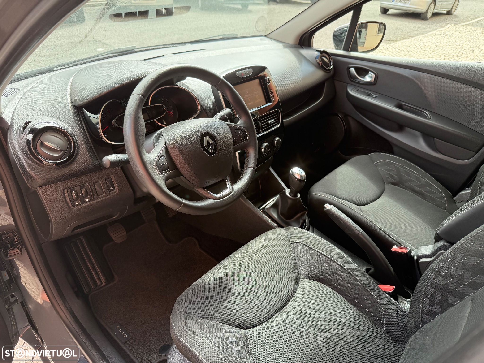 Renault Clio Sport Tourer 1.5 dCi Limited EDition - 17