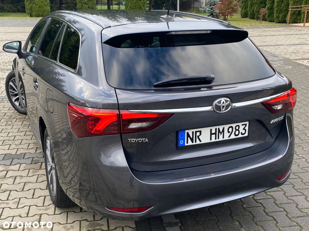 Toyota Avensis 2.0 D-4D Prestige - 8