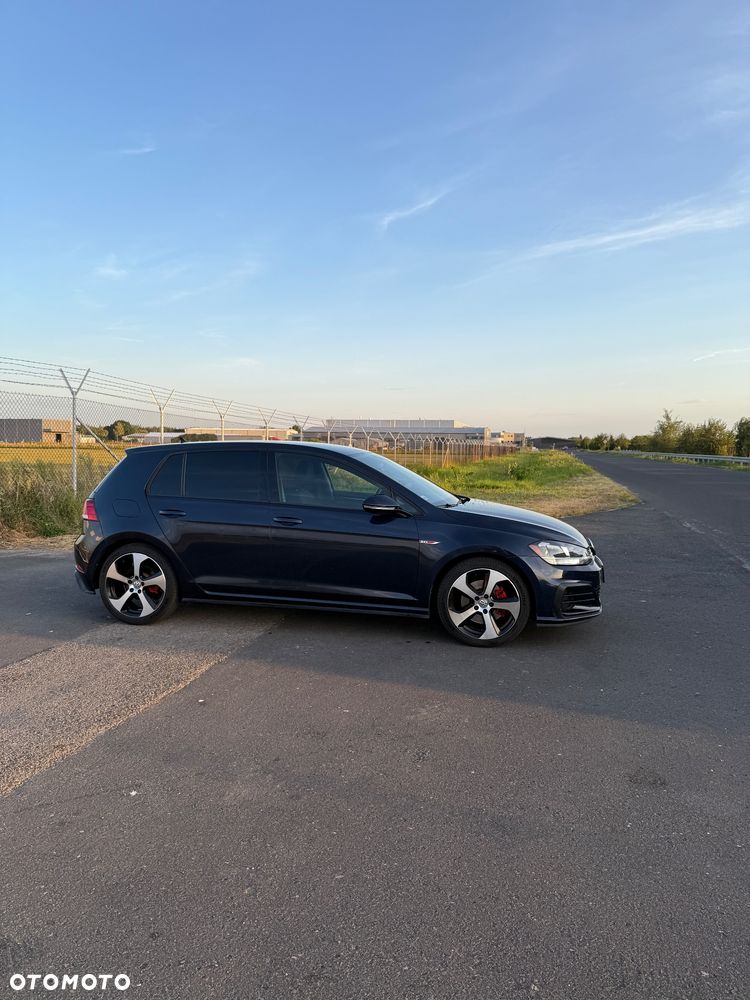 Volkswagen Golf GTI (BlueMotion Technology) - 6