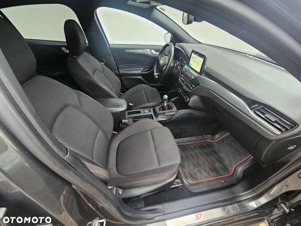 Ford Focus 1.5 TDCi DPF Start-Stopp-System ST-Line - 19