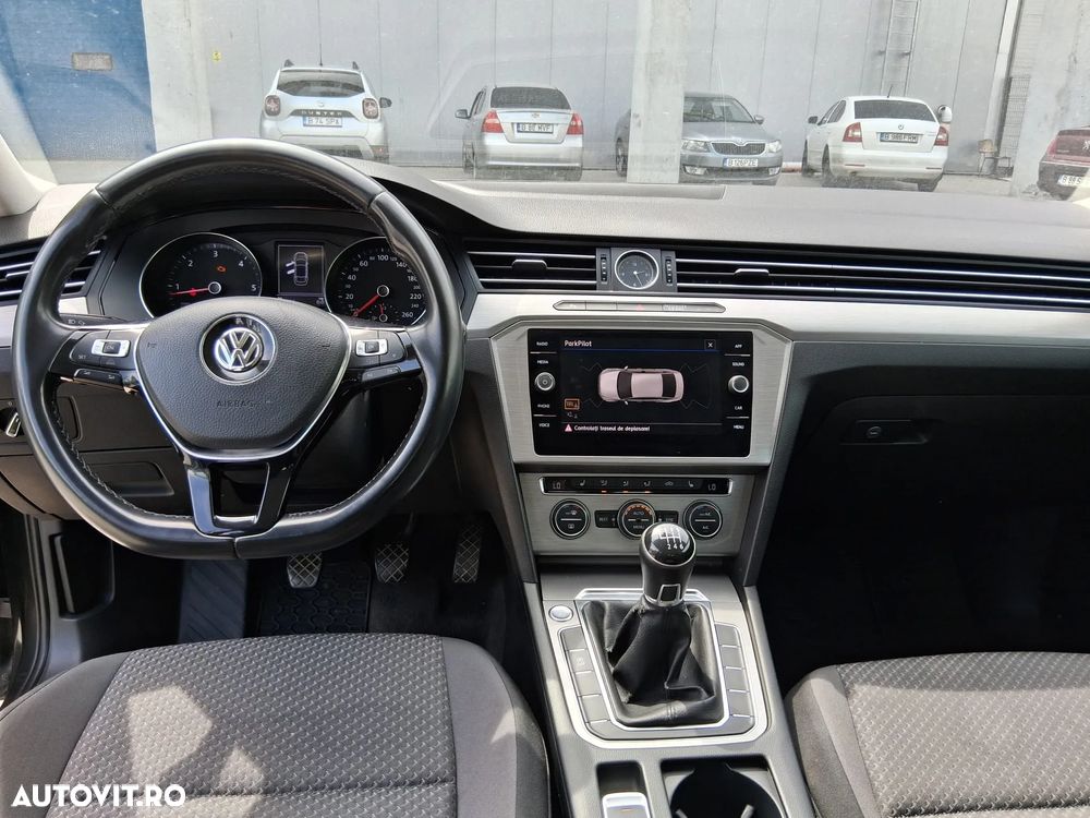 Volkswagen Passat 1.6 TDI Comfortline - 7