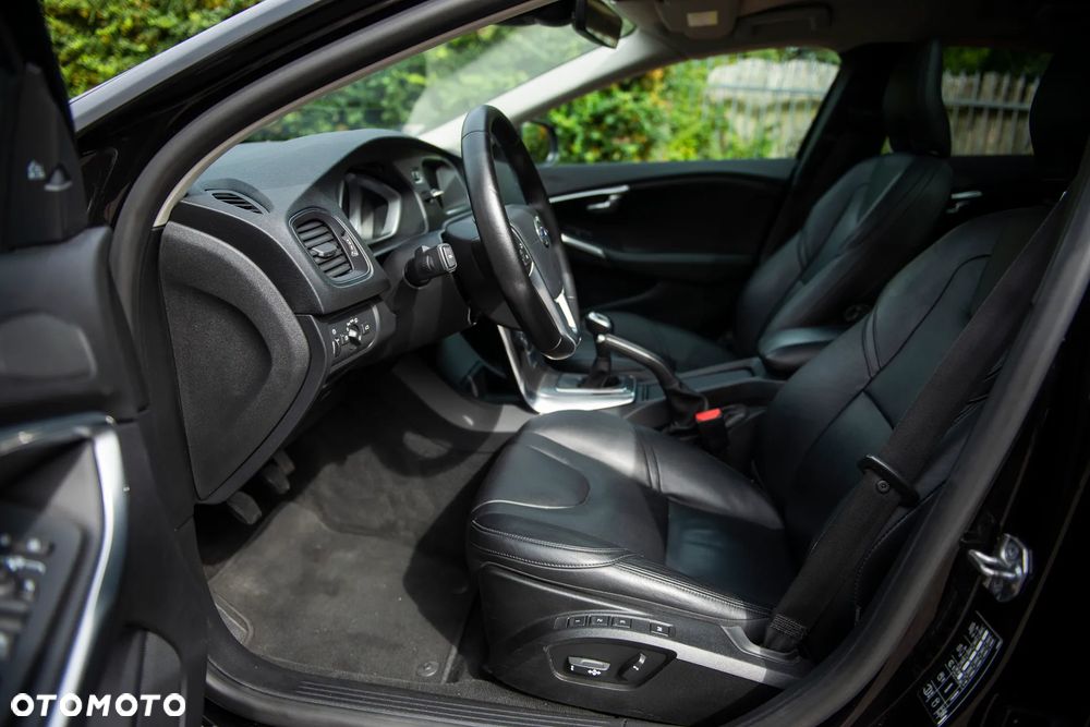 Volvo V40 D2 Summum - 11