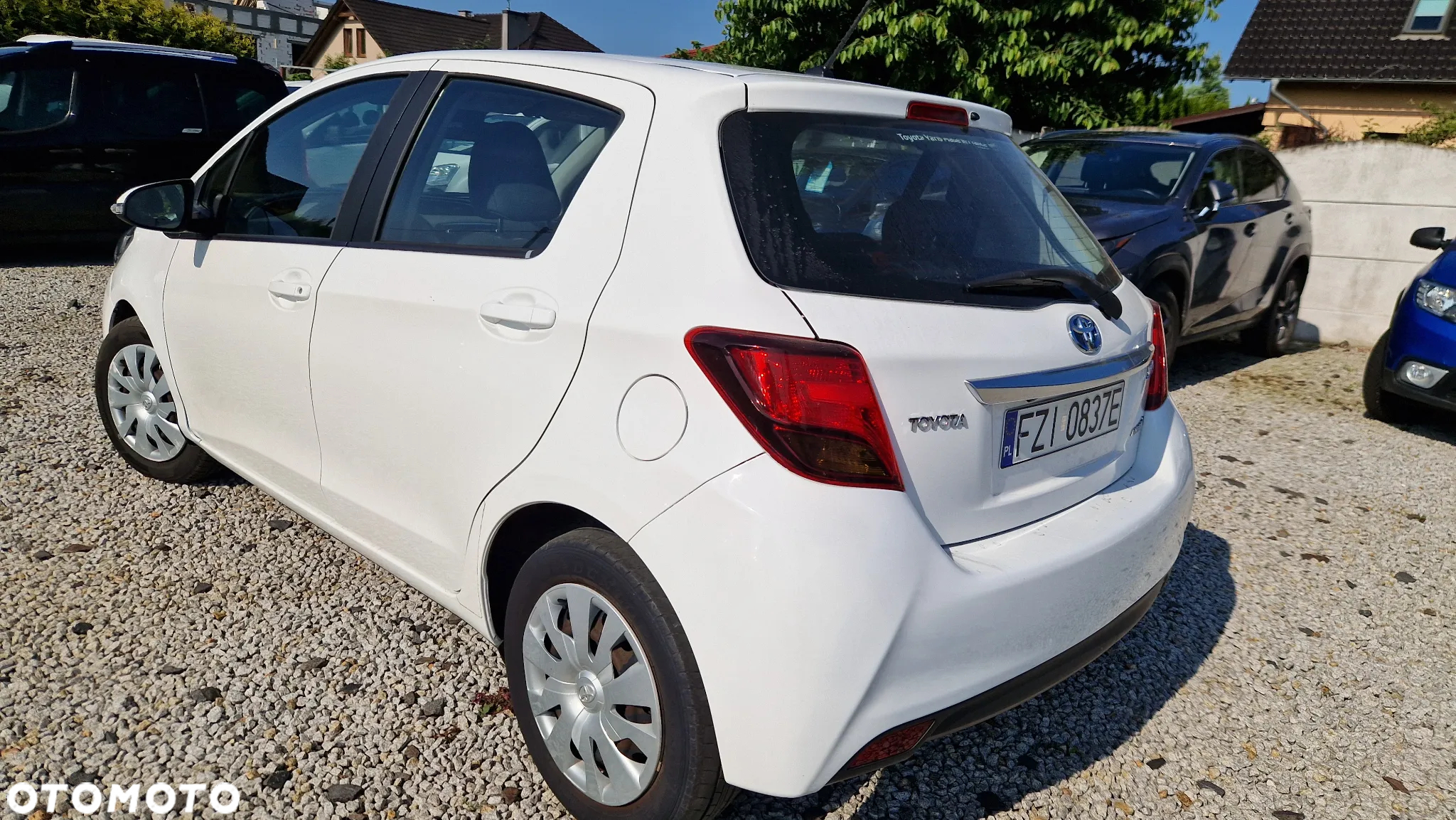 Toyota Yaris Hybrid 100 Business Edition - 9