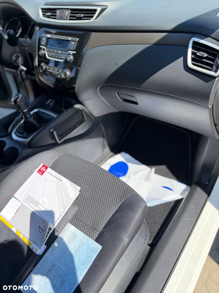Nissan Qashqai 1.2 DIG-T N-Vision - 25