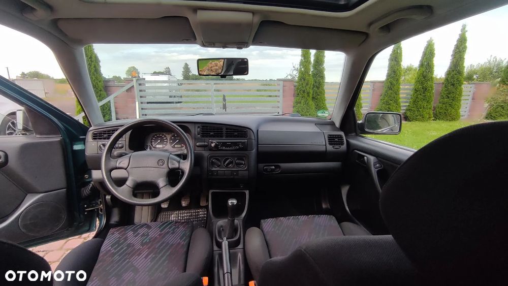 Volkswagen Golf 1.8 GL - 8