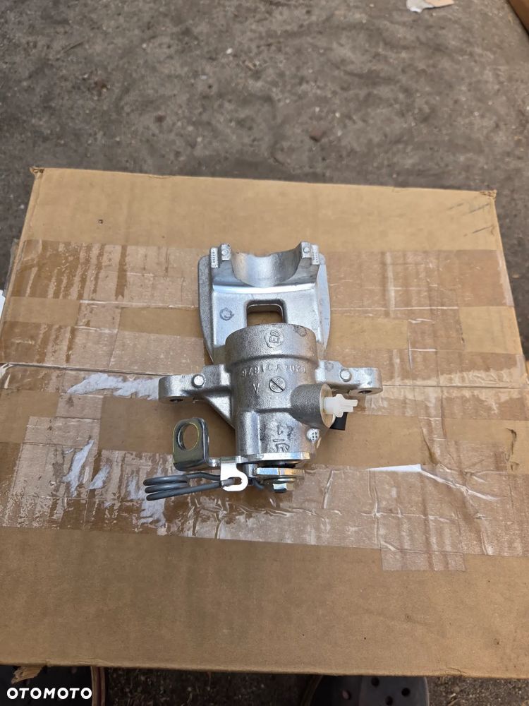 Zacisk hamulcowy prawy tył tylny Peugeot 207 4400T1 Bosch - 3