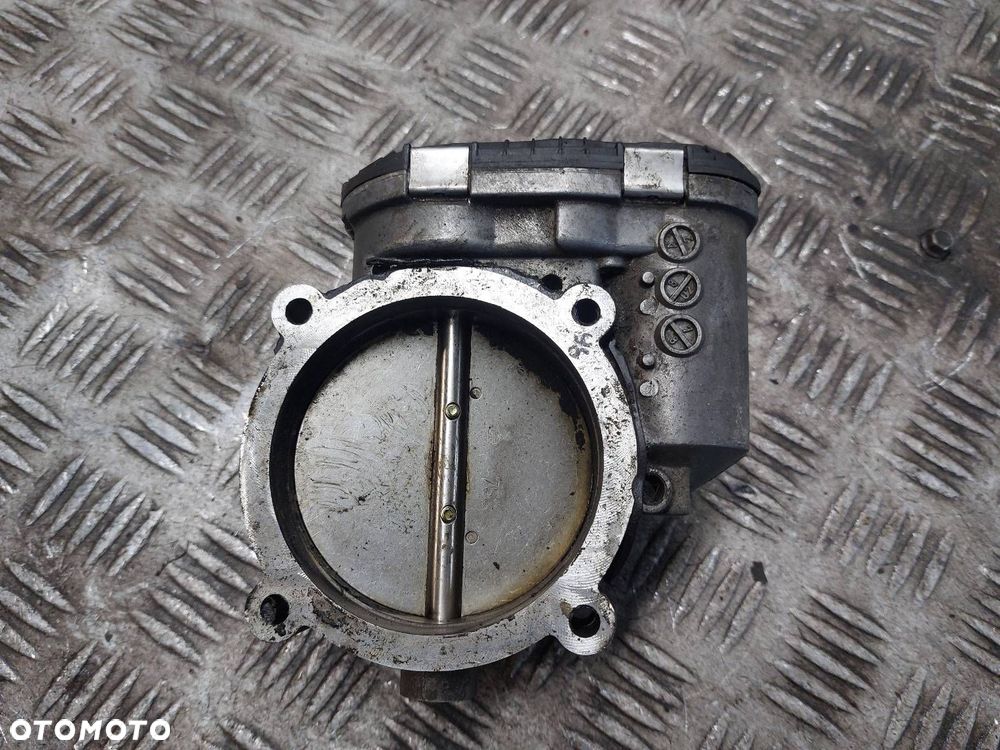 PRZEPUSTNICA AUDI A8 D3 4.2 V8 077133062A - 2