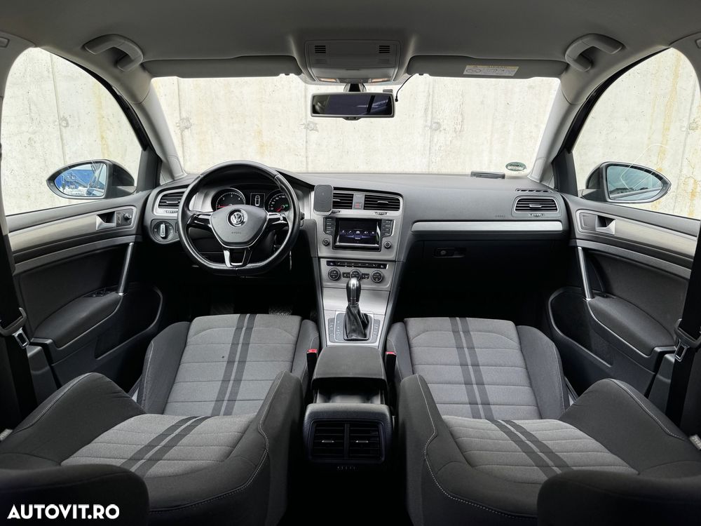 Volkswagen Golf - 5