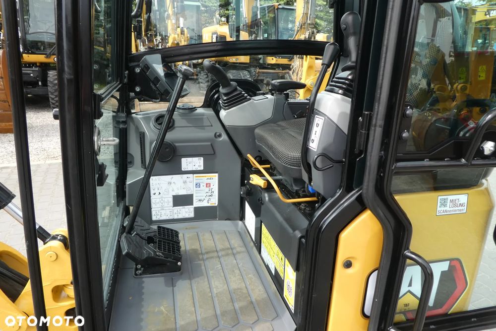 Caterpillar 301,8 PODWOZIE ROSUWANE - 18