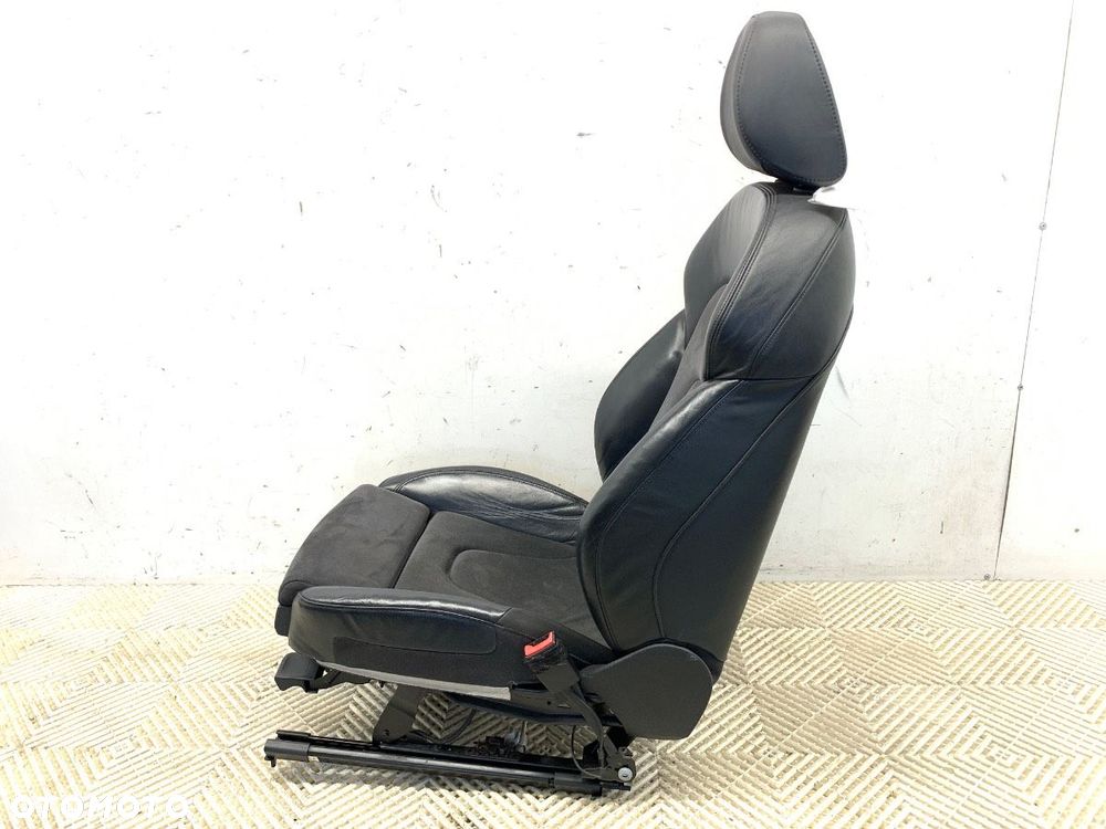 FOTEL PRAWY PRZÓD  AUDI A4 B8 (8K2) 2007 - 2015 1.8 TFSI 118 kW [160 KM] benzyna 2007 - 2012 - 4