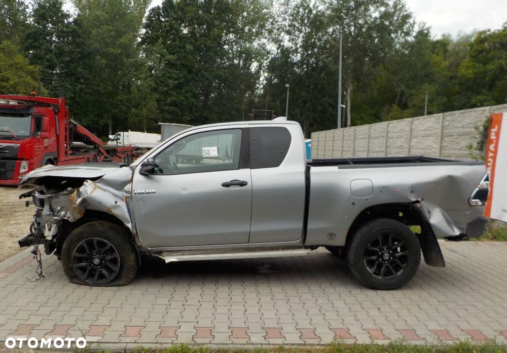 Toyota Hilux - 8