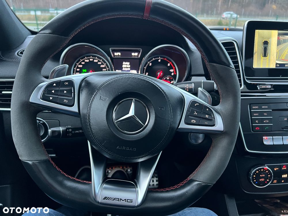 Mercedes-Benz GLS - 38