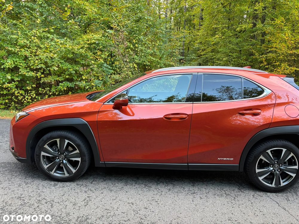 Lexus UX - 3