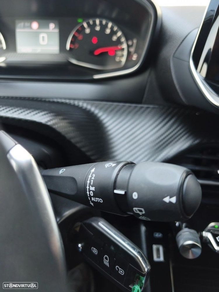 Peugeot 2008 PureTech 130 EAT8 Allure - 37