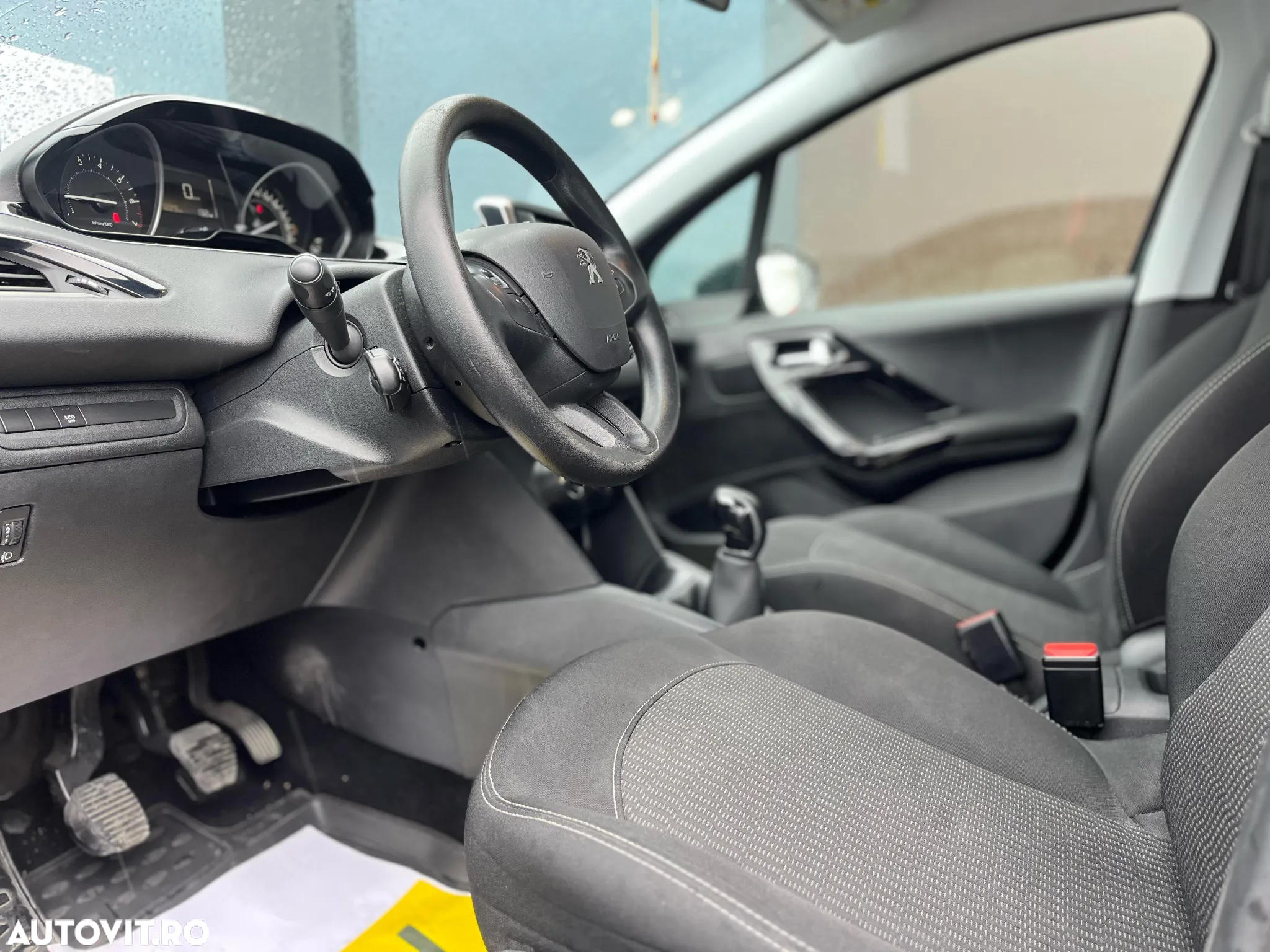 Peugeot 208 1.2 L PureTech Allure - 27