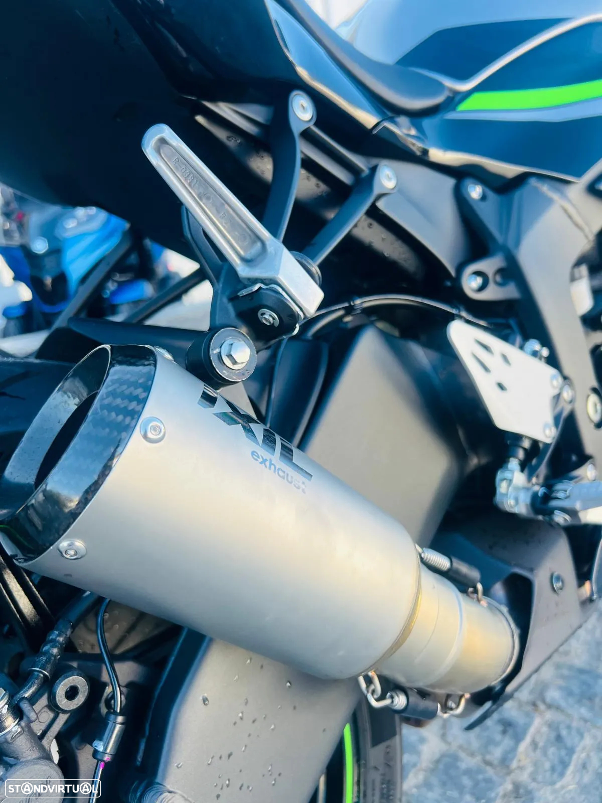 Kawasaki ZX -6r - 4