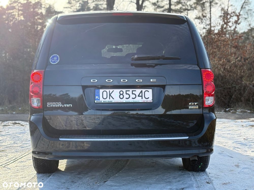 Dodge Grand Caravan - 5