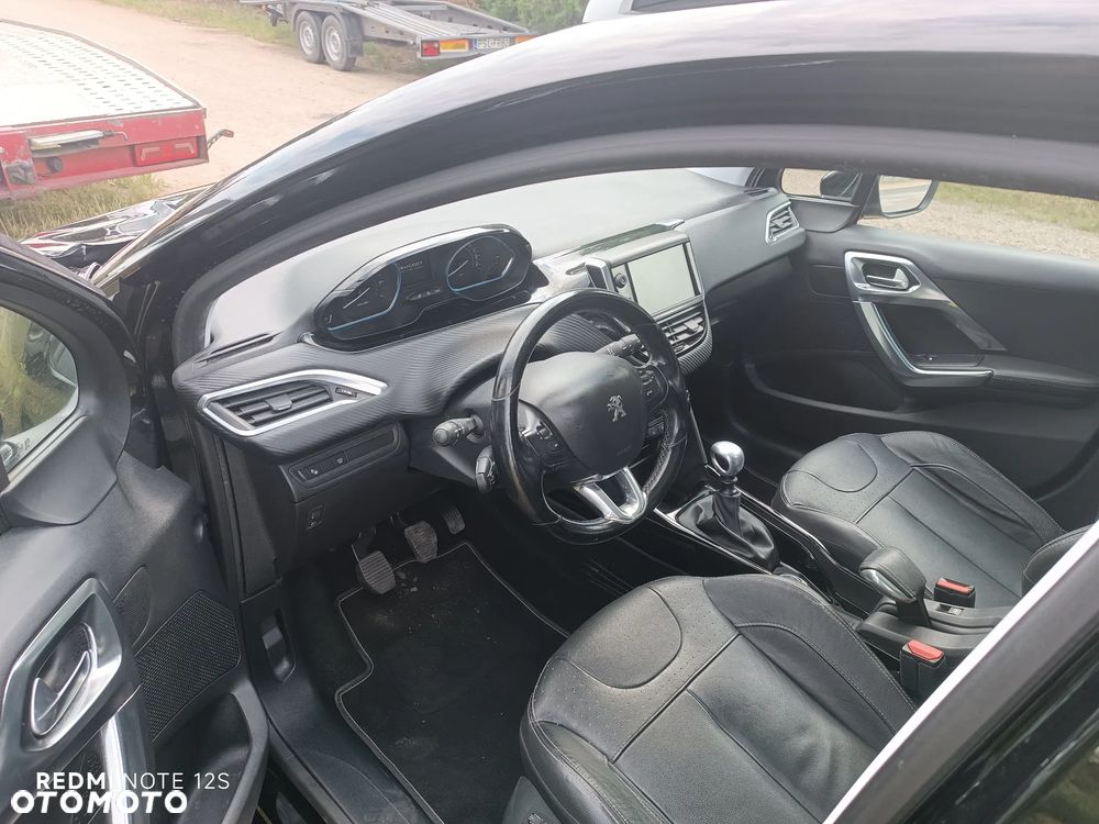 Peugeot 2008 1.2 Pure Tech Allure S&S - 7