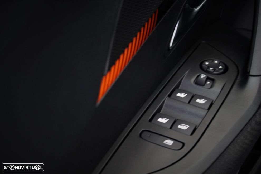 Peugeot 2008 1.2 PureTech Active Pack - 22