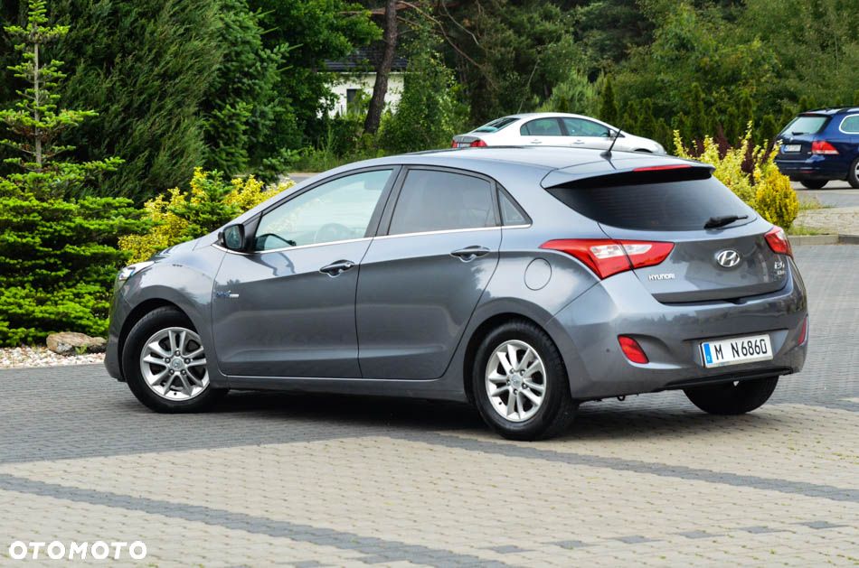 Hyundai i30 blue 1.6 CRDi Trend - 11