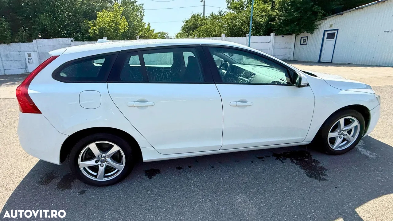 Volvo V60 D2 Basic - 16