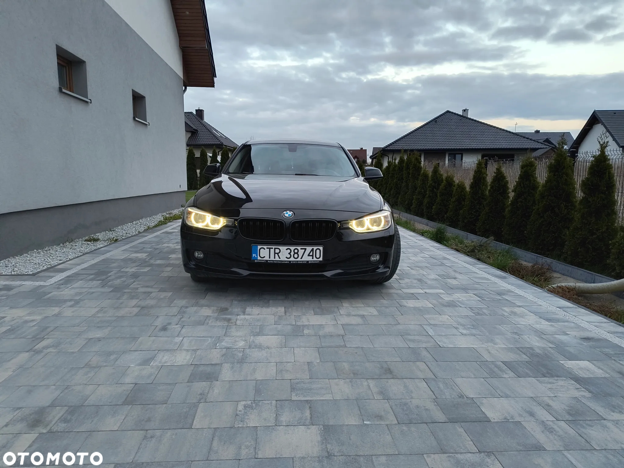BMW Seria 3 318d Touring - 6