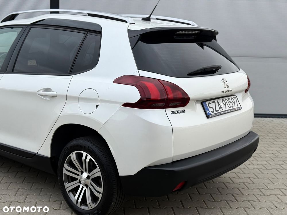 Peugeot 2008 1.2 Pure Tech GPF Allure S&S - 22
