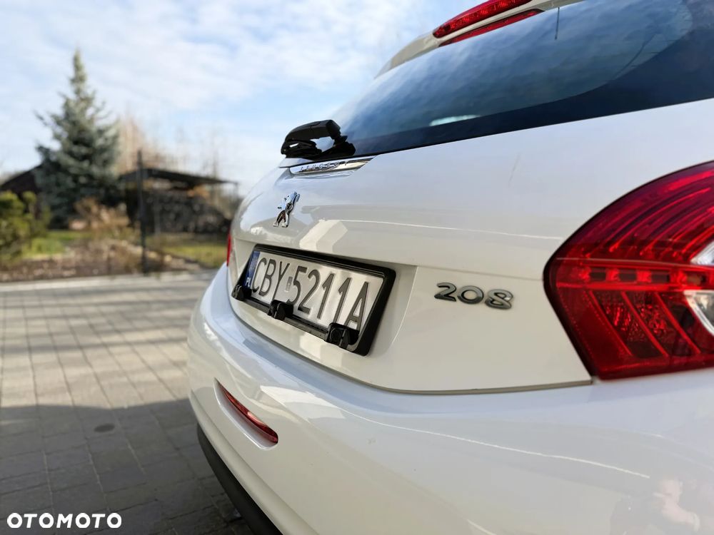 Peugeot 208 - 33