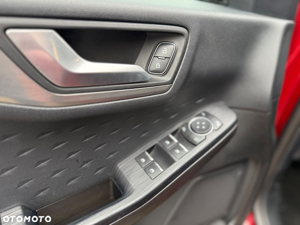 Ford Kuga 1.5 EcoBoost TITANIUM - 11