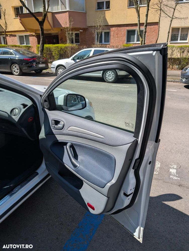 Ford Mondeo - 16