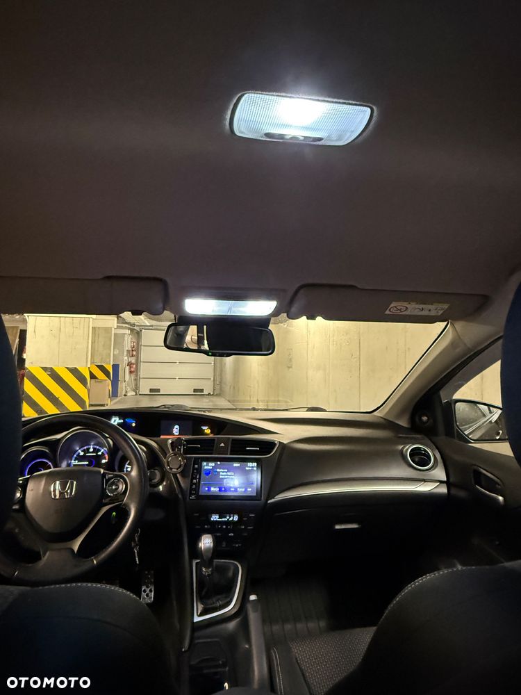 Honda Civic 1.6 i-DTEC Lifestyle Black Edition - 8