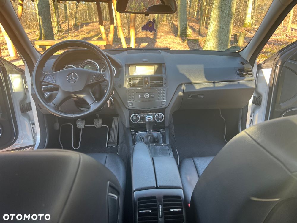 Mercedes-Benz Klasa C 180 Kompressor BlueEFFICIENCY Elegance - 22
