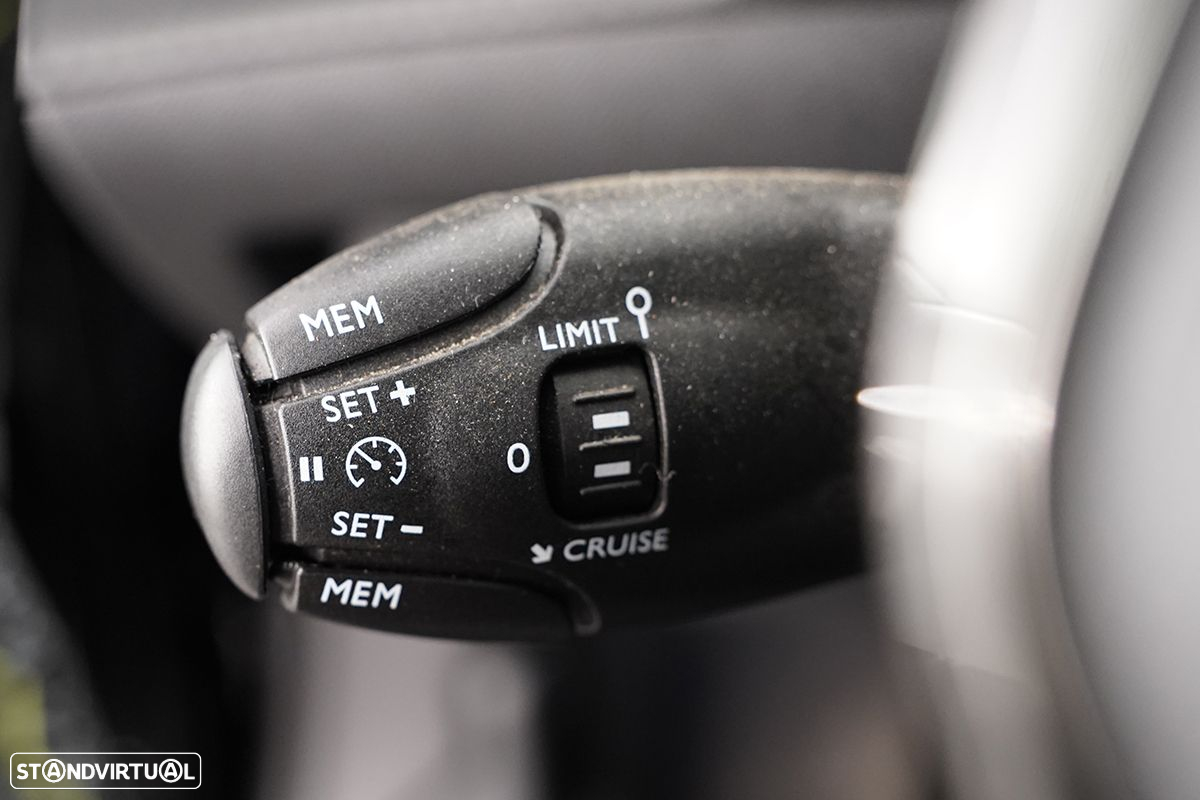 Peugeot e-2008 50 kWh GT - 18