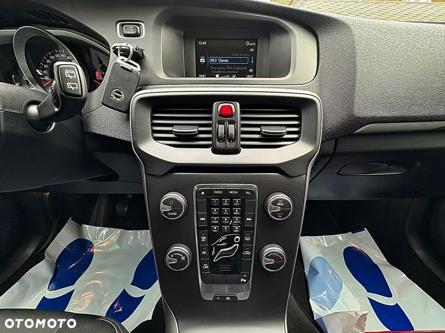 Volvo V40 D2 Drive-E Momentum - 27
