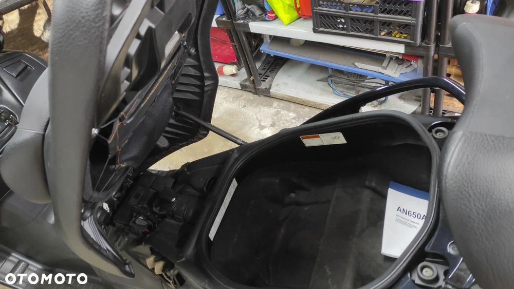 Suzuki Burgman - 13