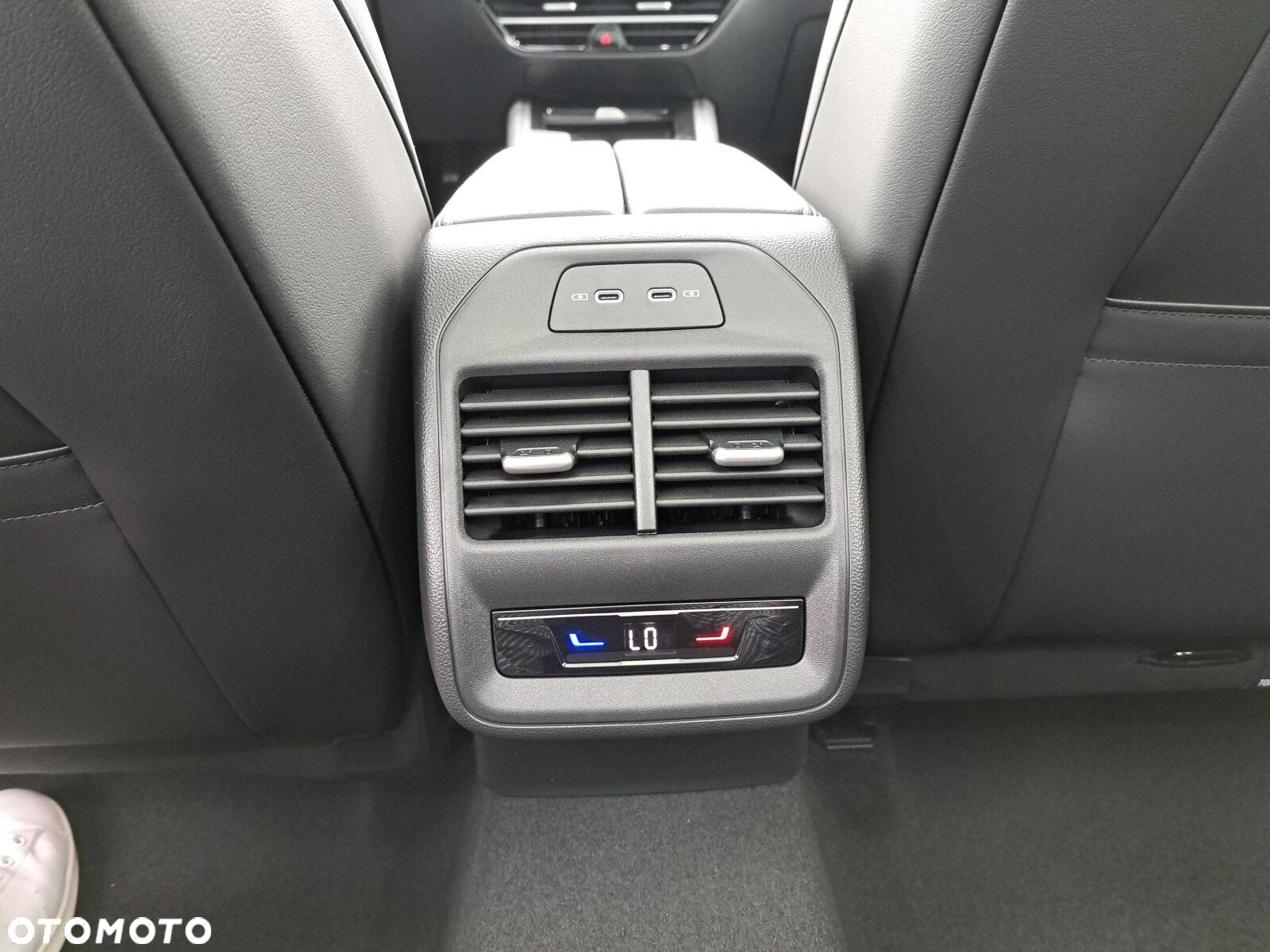 Volkswagen Passat 2.0 TSI 4Mot R-Line Plus DSG - 22