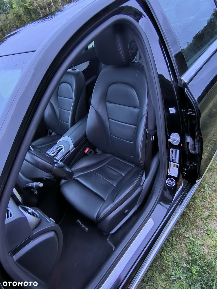 Mercedes-Benz Klasa C 300 4Matic 9G-TRONIC Avantgarde - 23